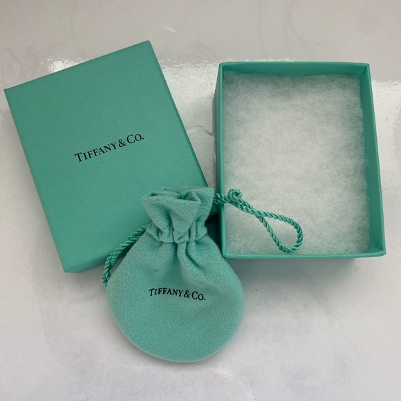 Tiffany & Co. Blue Heart Tag Bead Bracelet - Picture 3 of 3